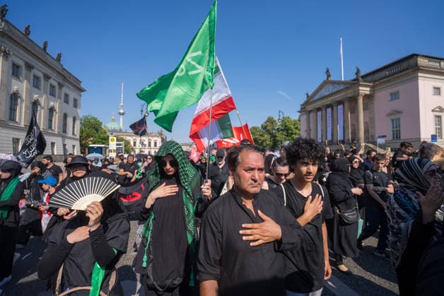 Ashura march organized in Germany as part of the month of Muharram BERLIN, GERMANY - JUNE 27: Shia Muslims gather around the Berliner Dom for the Ashura march organized as part of the month of Muharram in Berlin, Germany on June 27, 2026. Accompanied by chants of Ya Husayn and Ya Haydar , the participants commemorated Imam Husayn and those who lost their lives with him at Karbala. Ilkin Eskipehlivan Anadolu Berlin Germany. Editorial use only. Please get in touch for any other usage.  Copyright: x2026xAnadoluxIlkinxEskipehlivanx