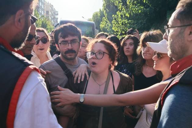 Police block Pride march IZMIR, TURKIYE JUNE JUNE 27, 2026: Young people taking part in Pride Week events in the Konak district of Izmir were surrounded by police as they attempted to march through the city. According to organizers, 36 participants who continued the march despite police orders were detained and taken for medical checks before being transferred to a police station. Ä°zmir Türkiye Copyright: x xTurgayxKÄ±lÄ±cx xJNAxPressx