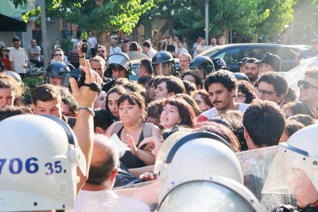 Police block Pride march IZMIR, TURKIYE JUNE JUNE 27, 2026: Young people taking part in Pride Week events in the Konak district of Izmir were surrounded by police as they attempted to march through the city. According to organizers, 36 participants who continued the march despite police orders were detained and taken for medical checks before being transferred to a police station. Ä°zmir Türkiye Copyright: x xTurgayxKÄ±lÄ±cx xJNAxPressx
