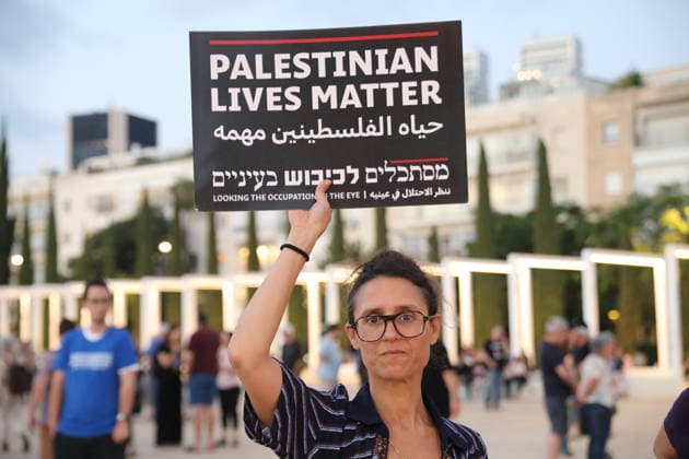News Bilder des Tages Protest against government in Tel Aviv TEL AVIV, ISRAEL - JUNE 27: People stage a protest against Prime Minister Benjamin Netanyahu and the current government as they gather in Habima Square in Tel Aviv, Israel on June 27, 2026. Protestors, calling on Israel to end its attacks on Gaza and Lebanon, carried placards criticizing the government’s war policies and the compulsory military service imposed on Ultra-Orthodox (Haredi) Jews. Gideon Markowicz Anadolu Tel Aviv Israel. Editorial use only. Please get in touch for any other usage.  Copyright: x2026xAnadoluxGideonxMarkowiczx