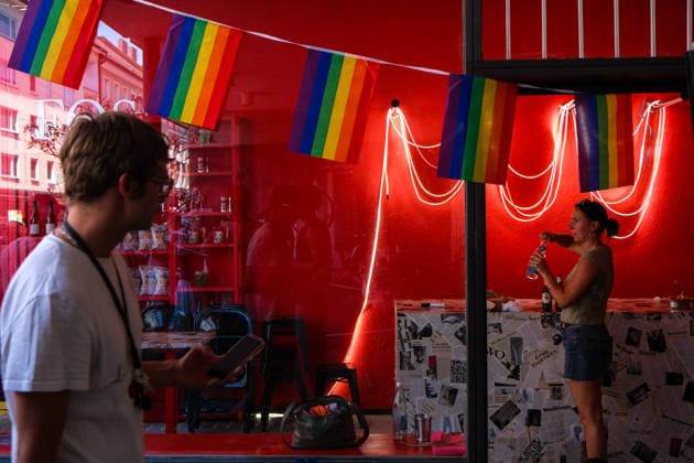 June 27, 2026, Munich, Bayern, Germany: People march through Munich s streets under the banner Our diversity. Our strength to advocate for LGBTQIA+ rights, despite high temperatures. Munich Germany  - ZUMAm309 20260627_zip_m309_038 Copyright: xJuliusxMortsix