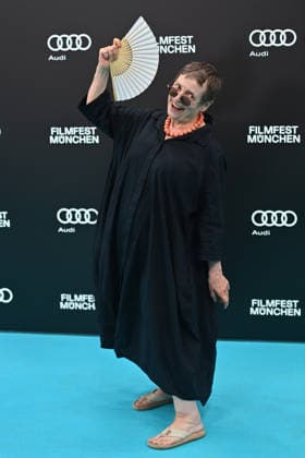 Katharina THALBACH (Schauspielerin), Einzelbild,Freisteller, Ganzkoerperaufnahme,ganze Figur. Eroeffnung 43.Filmfest Muenchen am 27.06.2026 Gasteig HP8. *** Katharina THALBACH, actress; single frame, cutout, full-body shot, full-figure shot; opening of the 43rd Munich Film Festival on June 27, 2026, at Gasteig HP8