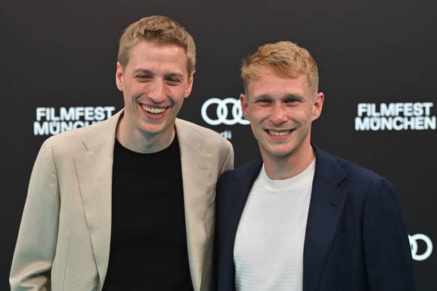 v.li:Dominik KRAUSE mit Ehemann Sebastian MUELLER, Eroeffnung 43.Filmfest Muenchen am 27.06.2026 Gasteig HP8. *** From left: Dominik KRAUSE with her husband Sebastian MUELLER, opening of the 43rd Munich Film Festival on June 27, 2026, at Gasteig HP8