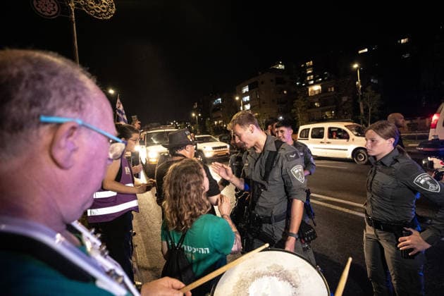 Anti-government protest held in West Jerusalem WEST JERUSALEM - JUNE 27: Dozens of Israelis gather to protest against Prime Minister Benjamin Netanyahu and the current government, calling for their resignation and early elections, in West Jerusalem on June 27, 2026. Demonstrators carry placards criticizing Israeli military operations and settlement policies, chant slogans against Netanyahu, and express opposition to what they describe as genocide in Gaza. Mostafa Alkharouf Anadolu Jerusalem Israel. Editorial use only. Please get in touch for any other usage.  Copyright: x2026xAnadoluxMostafaxAlkharoufx