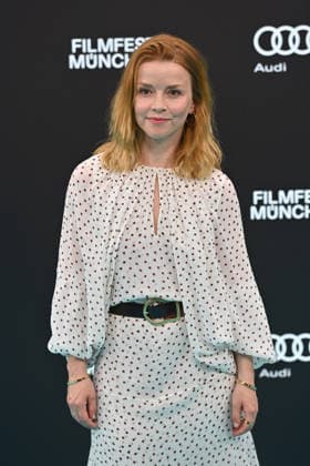Karoline SCHUCH (Schauspielerin), Einzelbild,angeschnittenes Einzelmotiv,Halbfigur,halbe Figur, Eroeffnung 43.Filmfest Muenchen am 27.06.2026 Gasteig HP8. *** Karoline SCHUCH, actress; single frame, cropped close-up, half-length portrait; Opening of the 43rd Munich Film Festival on June 27, 2026, Gasteig HP8