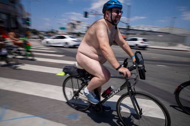 June 27, 2026, Los Angeles, California, USA: Nude cyclists ride through Downtown Lo Angeles in the World Naked Bike Ride on June 27, 2026. Los Angeles USA - ZUMAc68_ 20260627_zaf_c68_004 Copyright: xRingoxChiux