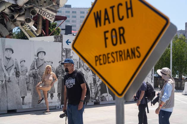 June 27, 2026, Los Angeles, California, USA: A participant in the World Naked Bike Ride poses for photos before the annual ride through downtown Los Angeles on Saturday, June 27, 2026. Los Angeles USA - ZUMAc68_ 20260627_zaf_c68_026 Copyright: xRingoxChiux