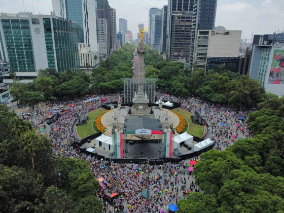 48th Annual LGBTIQ+ Pride Parade in Mexico City Members of the LGBTQ+ community taking part in the 48th annual Pride Parade at the Angel of Independence monument in Mexico City, Mexico. This year s march highlights demands for increased security, an end to hate crimes, and the legal recognition of transfemicides amidst a reported rise in violence against the community nationwide. on June 27, 2026 in Mexico City, Mexico. (Photo by Carlos Santiago Eyepix Group) Copyright: xCarlosxSantiago xEyepixxGroupx CS_27062026_189367