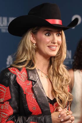 Alan Jackson Last Call: One More for the Road - The Finale Lainey Wilson arriving backstage at Alan Jackson Last Call: One More for the Road - The Finale concert held at Nissan Stadium on June 27, 2026 in Nashville, TN. Curtis Hilbun AFF-USA.com Nashville Nissan Stadium Tennessee USA Copyright: xCurtisxHilbunx xAFF-USA.comx