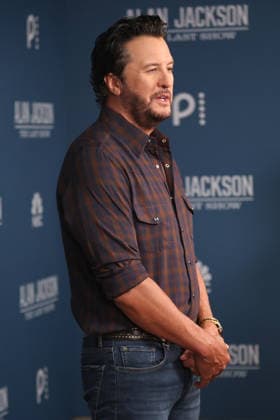 Alan Jackson Last Call: One More for the Road - The Finale Luke Bryan arriving backstage at Alan Jackson Last Call: One More for the Road - The Finale concert held at Nissan Stadium on June 27, 2026 in Nashville, TN. Curtis Hilbun AFF-USA.com Nashville Nissan Stadium Tennessee USA Copyright: xCurtisxHilbunx xAFF-USA.comx