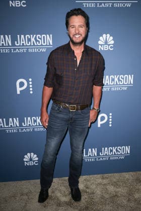 Alan Jackson Last Call: One More for the Road - The Finale Luke Bryan arriving backstage at Alan Jackson Last Call: One More for the Road - The Finale concert held at Nissan Stadium on June 27, 2026 in Nashville, TN. Curtis Hilbun AFF-USA.com Nashville Nissan Stadium Tennessee USA Copyright: xCurtisxHilbunx xAFF-USA.comx