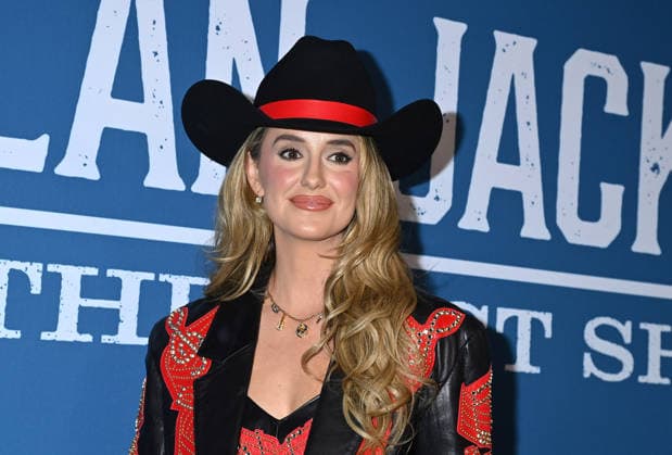 Alan Jackson Last Call: One More for the Road - The Finale Lainey Wilson arriving backstage at Alan Jackson Last Call: One More for the Road - The Finale concert held at Nissan Stadium on June 27, 2026 in Nashville, TN. Nashville Nissan Stadium Tennessee USA Copyright: xTammiexArroyo AFF-USA.comx
