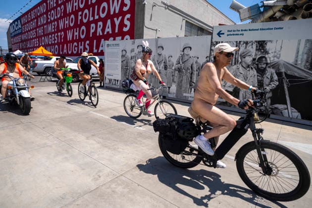 June 27, 2026, Los Angeles, California, United States: (EDITORS NOTE: Image contains nudity) .Participants prepare in the World Naked Bike Ride where nude cyclists ride through Downtown Lo Angeles. Los Angeles United States - ZUMAs197 20260627_aaa_s197_067 Copyright: xRingoxChiux