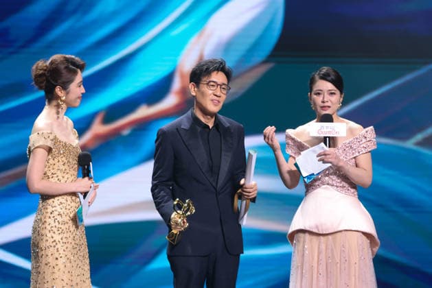 SHANGHAI, CHINA - JUNE 26: Actor Yu Hewei wins the Best Actor Award during the Magnolia Awards Ceremony of the 31st Shanghai TV Festival (STVF) on June 26, 2026 in Shanghai, China.  Copyright: xVCGx 111650722634