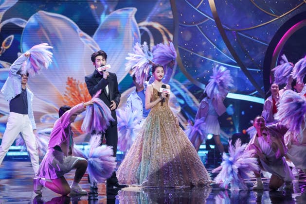 SHANGHAI, CHINA - JUNE 26: Actor Zhang Linghe and actress Guan Xiaotong serve as host and hostess during the Magnolia Awards Ceremony of the 31st Shanghai TV Festival (STVF) on June 26, 2026 in Shanghai, China.  Copyright: xVCGx 111650734632