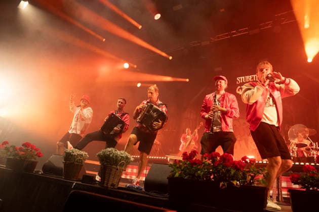 27.06.2026, Klosters-Serneus, Schulhaus Bündelti, Gatschiefer Openair, Stubete Gäng Klosters-Serneus Schulhaus Bündelti Grisons Switzerland Copyright: xJustPictures.ch AlexanderxRaemyx