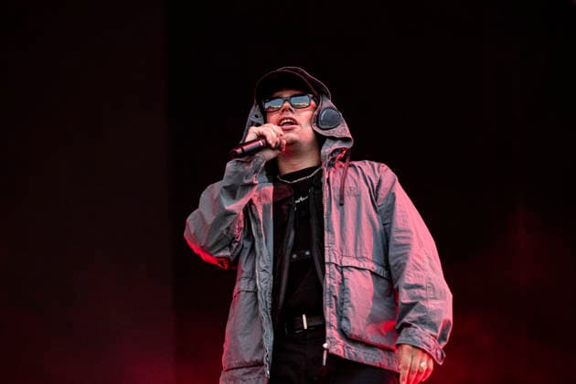 Kneecap performing live at Crystal Palace Park, London 27 June 2026 Kneecap performing live at Crystal Palace Park, London 27 June 2026 Moglai Bap (Naoise O Caireallai) - rapper, vocals Kneecap are an Irish hip-hop trio. They rap in a mixture of English and Irish. Their first single C.E.A.R.T.A. (cearta is Irish for rights ) was released in ˜17, followed by their mixtape, 3CAG, in ˜18. Their first studio album, Fine Art, was released in ˜24 Their second studio album, Fenian, was released in ˜26. The group has been at the centre of public debates about free speech and the expression of political opinions within Ireland and the UK. Their themes focus on working class, youth culture, Irish republicanism and Irish language rights  Copyright: xDafyddxOwenx xDafyddxOwenx-xB5377x xAvalonx 1112995639