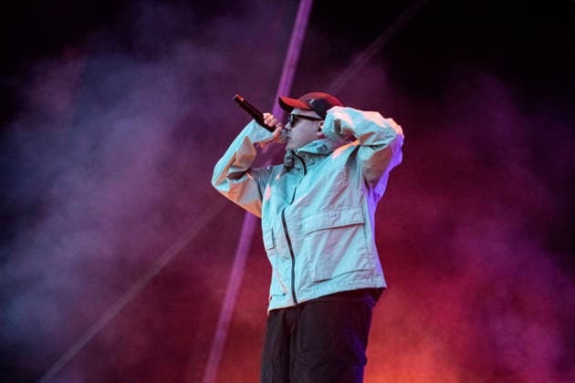 Kneecap performing live at Crystal Palace Park, London 27 June 2026 Kneecap performing live at Crystal Palace Park, London 27 June 2026 Mo Chara (Liam Og O hAnnaidh) - rapper, vocals Kneecap are an Irish hip-hop trio. They rap in a mixture of English and Irish. Their first single C.E.A.R.T.A. (cearta is Irish for rights ) was released in ˜17, followed by their mixtape, 3CAG, in ˜18. Their first studio album, Fine Art, was released in ˜24 Their second studio album, Fenian, was released in ˜26. The group has been at the centre of public debates about free speech and the expression of political opinions within Ireland and the UK. Their themes focus on working class, youth culture, Irish republicanism and Irish language rights. In  Copyright: xDafyddxOwenx xDafyddxOwenx-xB5377x xAvalonx 1112996347