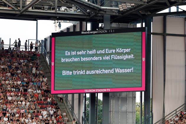 Anzeigetafel beim Helene Fischer Konzert 360Â° Stadion Tour im RheinEnergieStadion. Köln, 27.06.2026 (Hinweis: Verwendung nur redaktionell in Bezug auf das Konzert bzw. die aktuelle Tour) *** Scoreboard at the Helene Fischer 360° Stadion Tour concert at the RheinEnergieStadion in Cologne, June 27, 2026. Note: For editorial use only in connection with the concert or the current tour. Foto:xR.xSchmiegeltx xFuturexImagex fischer_6604