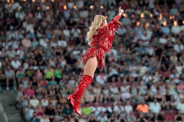 Helene Fischer live bei einem Konzert ihrer 360Â° Stadion Tour im RheinEnergieStadion. Köln, 27.06.2026 (Hinweis: Verwendung nur redaktionell in Bezug auf das Konzert bzw. die aktuelle Tour) *** Helene Fischer performing live at a concert on her 360° Stadium Tour at the RheinEnergieStadion in Cologne, June 27, 2026. Note: For editorial use only in connection with the concert or the current tour. Foto:xR.xSchmiegeltx xFuturexImagex fischer_6611