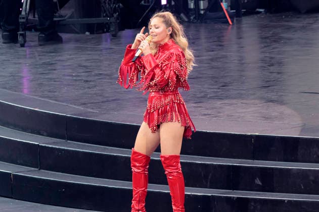 Helene Fischer live bei einem Konzert ihrer 360Â° Stadion Tour im RheinEnergieStadion. Köln, 27.06.2026 (Hinweis: Verwendung nur redaktionell in Bezug auf das Konzert bzw. die aktuelle Tour) *** Helene Fischer performing live at a concert on her 360° Stadium Tour at the RheinEnergieStadion in Cologne, June 27, 2026. Note: For editorial use only in connection with the concert or the current tour. Foto:xR.xSchmiegeltx xFuturexImagex fischer_6642