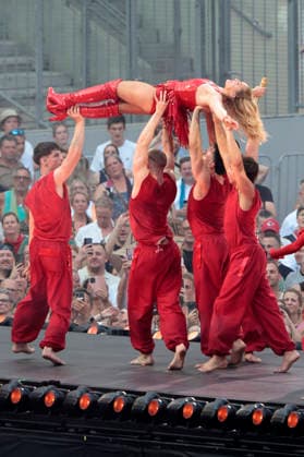 Helene Fischer live bei einem Konzert ihrer 360Â° Stadion Tour im RheinEnergieStadion. Köln, 27.06.2026 (Hinweis: Verwendung nur redaktionell in Bezug auf das Konzert bzw. die aktuelle Tour) *** Helene Fischer performing live at a concert on her 360° Stadium Tour at the RheinEnergieStadion in Cologne, June 27, 2026. Note: For editorial use only in connection with the concert or the current tour. Foto:xR.xSchmiegeltx xFuturexImagex fischer_6678