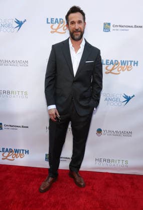 Los Angeles CA June 27: Noah Wyle. at Project Angel Food s Lead With Love 7 - A Fundraising Special On KTLA held at KTLA 5 Studios in Los Angeles, CA. on June 27, 2026 Credit: AdMedia Los Angeles USA - ZUMAa123 20260627_zaa_a123_055 Copyright: xADx