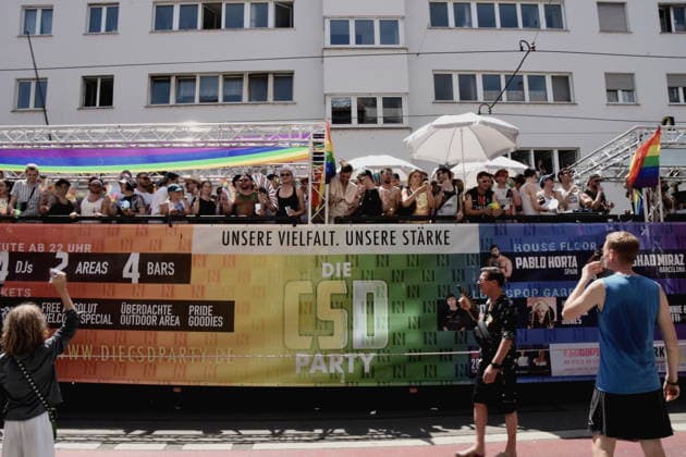 Teilnehmer Muenchen 27.06.2026 CSD 2026 Christopher Street Day Polit Parade Demostrecke Frauenhoferstrasse Foto Muenchen *** Participants in Munich, June 27, 2026, CSD 2026, Christopher Street Day, Political Parade, Parade Route: Frauenhoferstrasse, Photo: Munich