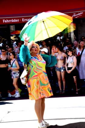 Teilnehmer Muenchen 27.06.2026 CSD 2026 Christopher Street Day Polit Parade Demostrecke Frauenhoferstrasse Foto Muenchen *** Participants in Munich, June 27, 2026, CSD 2026, Christopher Street Day, Political Parade, Parade Route: Frauenhoferstrasse, Photo: Munich