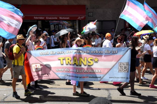 Teilnehmer Muenchen 27.06.2026 CSD 2026 Christopher Street Day Polit Parade Demostrecke Frauenhoferstrasse Foto Muenchen *** Participants in Munich, June 27, 2026, CSD 2026, Christopher Street Day, Political Parade, Parade Route: Frauenhoferstrasse, Photo: Munich