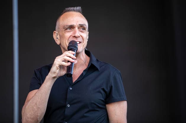 June 27, 2026, Milwaukee, Wisconsin, U.S: HANK AZARIA performs with the EZ Street Band during the Summerfest Music Festival in Milwaukee, Wisconsin Milwaukee U.S  - ZUMAs135 20260627_zap_s135_010 Copyright: xDanielxDeSloverx
