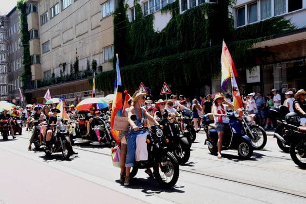 Teilnehmer Muenchen 27.06.2026 CSD 2026 Christopher Street Day Polit Parade Demostrecke Frauenhoferstrasse Foto Muenchen *** Participants in Munich, June 27, 2026, CSD 2026, Christopher Street Day Political Parade, Parade Route: Frauenhoferstrasse, Photo: Munich