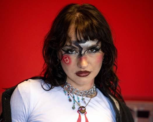 June 27, 2026, Milwaukee, Wisconsin, U.S: Singer MARIS (MARIS MADDUX-WARD) poses backstage during the Summerfest Music Festival in Milwaukee, Wisconsin Milwaukee U.S  - ZUMAs135 20260627_zap_s135_051 Copyright: xDanielxDeSloverx