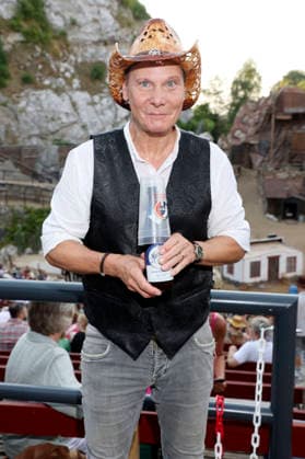 Fabian Harloff bei der Premiere von Im Tal des Todes bei den Karl-May-Spielen 2026 im Freilichttheater am Kalkberg. Bad Segeberg, 27.06.2026 *** Fabian Harloff at the premiere of *In the Valley of Death* at the 2026 Karl May Festival at the Kalkberg Open-Air Theater in Bad Segeberg, June 27, 2026 Foto:xgbrcix xFuturexImagex karl_may_6616