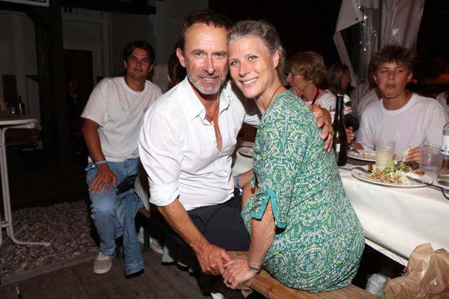 Nicolas König mit Ehefrau Nina König bei der Premiere von Im Tal des Todes bei den Karl-May-Spielen 2026 im Freilichttheater am Kalkberg. Bad Segeberg, 27.06.2026 *** Nicolas König with his wife Nina König at the premiere of *In the Valley of Death* at the 2026 Karl May Festival at the Freilichttheater am Kalkberg in Bad Segeberg, June 27, 2026 Foto:xgbrcix xFuturexImagex karl_may_6658