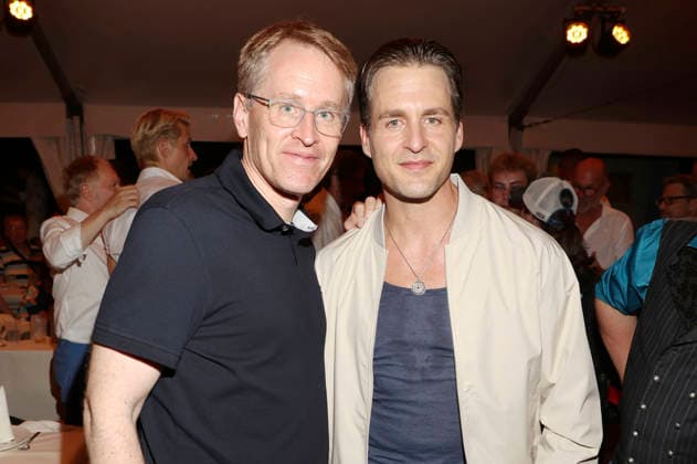 Daniel Günther und Alexander Klaws bei der Premiere von Im Tal des Todes bei den Karl-May-Spielen 2026 im Freilichttheater am Kalkberg. Bad Segeberg, 27.06.2026 *** Daniel Günther and Alexander Klaws at the premiere of *In the Valley of Death* at the 2026 Karl May Festival at the Kalkberg Open-Air Theater in Bad Segeberg, June 27, 2026 Foto:xgbrcix xFuturexImagex karl_may_6676