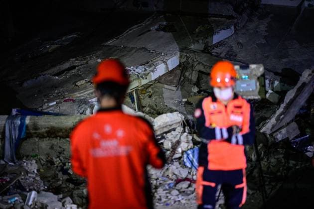Turkish rescue teams deployed to quake-hit Venezuela LA GUAIRA, VENEZUELA - JUNE 28: Turkish search and rescue teams, including specialist personnel from the Disaster and Emergency Management Authority (AFAD) and the Turkish Armed Forces, begin rescue operations amidst the rubble of a collapsed 14-story building in the La Paez neighborhood of La Guaira, Venezuela, on June 28, 2026. Following a series of devastating, high-magnitude earthquakes that struck Venezuela, Turkish emergency crews swiftly deployed to the hard-hit coastal city of La Guaira. Cem Tekkesinoglu Anadolu La Guaira Venezuela. Editorial use only. Please get in touch for any other usage.  Copyright: x2026xAnadoluxCemxTekkesinoglux