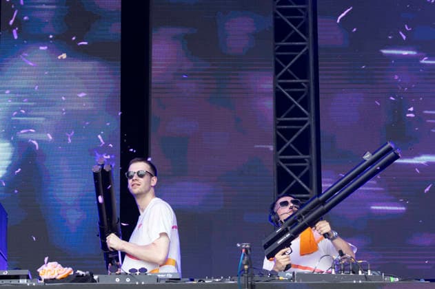 Gestört aber Geil live beim Rainbow Festival am Fühlinger See. Köln, 27.06.2026 *** Gestört aber Geil live at the Rainbow Festival at Fühlinger See in Cologne, June 27, 2026 Foto:xxF.xZeisingx xFuturexImagex rainbow_6619