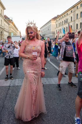 Muenchen CSD 2026, PrideMeile 26 in der Ludwigstrasse, eine Drag Queen *** Munich CSD 2026, PrideMeile 26 on Ludwigstrasse, a drag queen