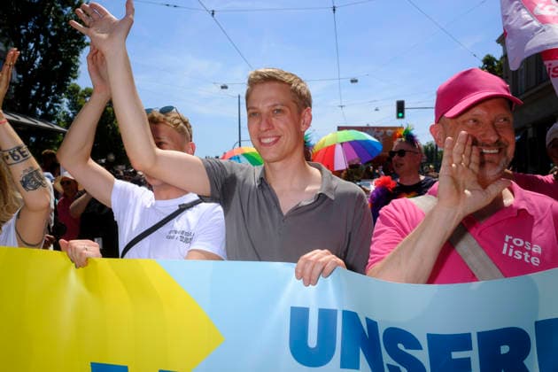 Oberbürgermeister Dominik Krause (rechts) und sein Verlobter Sebastian Müller beim CSD - Christopher Street Day, München 27.06.2026 *** Mayor Dominik Krause (right) and his fiancé Sebastian Müller at CSD (Christopher Street Day), Munich, June 27, 2026