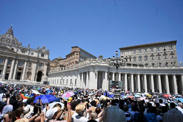 June 28, 2026, Vatican City, Vatican City: Pope Leo XIV leads his Sunday Angelus prayer from the window of his office overlooking Saint Peter s Square, Vatican City, 28 June 2026. ANSA RICCARDO ANTIMIANI. Vatican City Vatican City  - ZUMAa110 20260628_zaf_a110_001 Copyright: xRiccardoxAntimianix