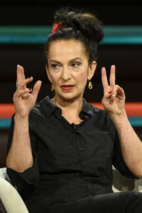 Güner Yasemin Balci (Autorin) 06 26 her Güner Yasemin Balci am 16. Juni 2026 in Markus Lanz , ZDF TV Fernsehen Talkshow Talk Show Deutschland deutsch deutsche Frau Journalistin Integrationsbeauftragte Neukölln german author writer female hoch halb sitzend sprechend gestikulierend