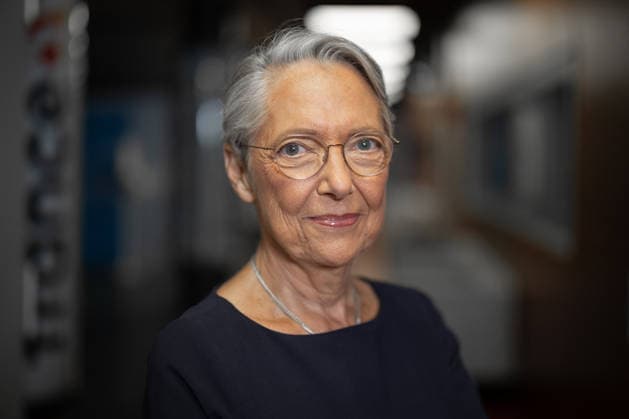 Elisabeth Borne on Dimanche En Politique - Paris Portrait of Ensemble Pour la Republique s MP Elisabeth Borne looks on as she poses ahead of an interview for Dimanche En Politique on France 3 channel in Paris, France on June 28, 2026. Photo by Raphael Lafargue ABACAPRESS.COM Paris France  Copyright: xLafarguexRaphael ABACAx