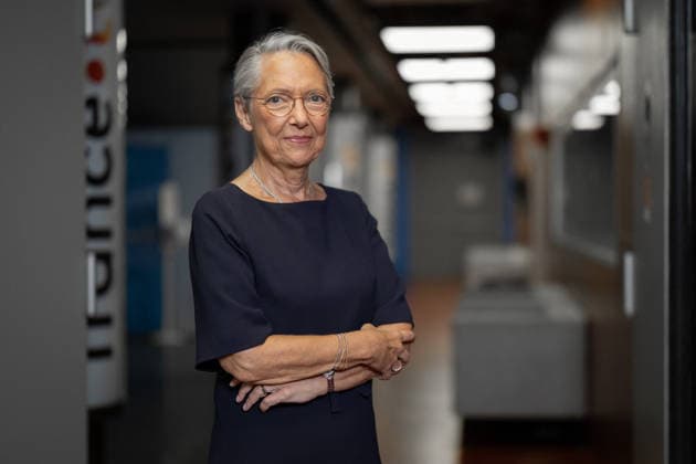 Elisabeth Borne on Dimanche En Politique - Paris Portrait of Ensemble Pour la Republique s MP Elisabeth Borne looks on as she poses ahead of an interview for Dimanche En Politique on France 3 channel in Paris, France on June 28, 2026. Photo by Raphael Lafargue ABACAPRESS.COM Paris France  Copyright: xLafarguexRaphael ABACAx