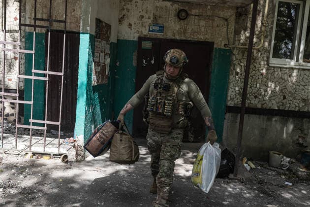 White Angels police unit evacuates civilians in Druzhkivka DRUZHKIVKA, UKRAINE - JUNE 28: The ‘White Angels’ police unit evacuates civilians following an intensification of shelling in the city of Druzhkivka, Ukraine, 28 June 2026 Diego Herrera Carcedo Anadolu Druzhkivka Ukraine. Editorial use only. Please get in touch for any other usage.  Copyright: x2026xAnadoluxDiegoxHerreraxCarcedox
