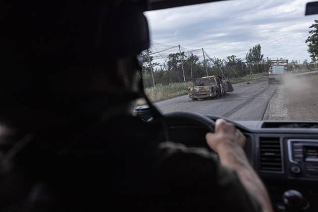 White Angels police unit evacuates civilians in Druzhkivka DRUZHKIVKA, UKRAINE - JUNE 28: A burnt-out vehicle following a Russian drone attack during the evacuation of civilians in the city of Druzhkivka, Ukraine, 28 June 2026 Diego Herrera Carcedo Anadolu Druzhkivka Ukraine. Editorial use only. Please get in touch for any other usage.  Copyright: x2026xAnadoluxDiegoxHerreraxCarcedox