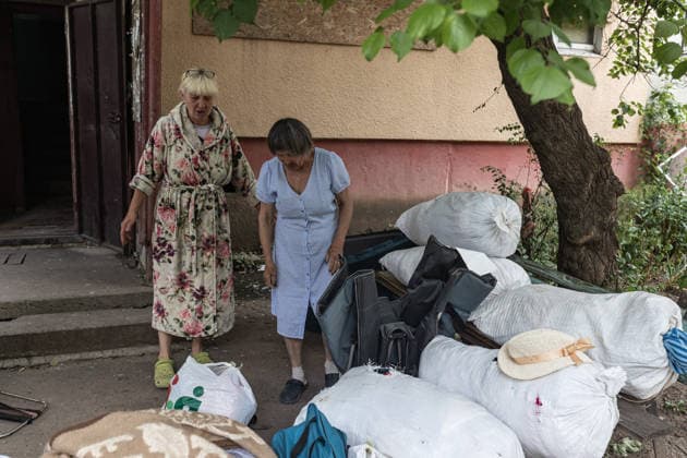 White Angels police unit evacuates civilians in Druzhkivka DRUZHKIVKA, UKRAINE - JUNE 28: The White Angels police unit evacuates civilians following an intensification of shelling in the city of Druzhkivka, Ukraine, 28 June 2026 Diego Herrera Carcedo Anadolu Druzhkivka Ukraine. Editorial use only. Please get in touch for any other usage.  Copyright: x2026xAnadoluxDiegoxHerreraxCarcedox