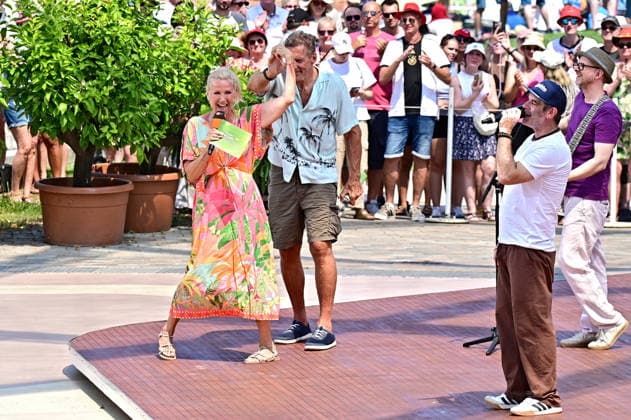 ZDF - Fernsehgarten. Fernsehmoderatorin Andrea Kiwi Kiewel und Schauspieler Ralf Moeller während der ZDF - Unterhaltungsshow Fernsehgarten am 28.06.2026 in Mainz. 20260628MWI131134 *** ZDF Fernsehgarten : TV host Andrea Kiwi Kiewel and actor Ralf Moeller during the ZDF entertainment show Fernsehgarten on June 28, 2026, in Mainz 20260628MWI131134