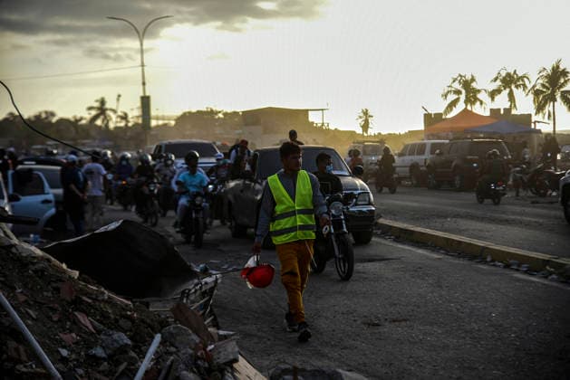 Rescue workers in Caracas continue searching for victims amid debris of a demolished building after a magnitude 7.2 earthquake struck Venezuela and other regions in the Caribbean in La Guaira, Venezuela, on June 27, 2026. According to the U.S. Geological Survey, a powerful 7.5?magnitude aftershock struck after the main quake. Medical and media sources reported that the death toll has risen to around 1,500, with some 3,000 others injured. A web page created to track the missing has listed nearly 50,000 people as unaccounted for.  VAN2026062816 JonathanxLanza
