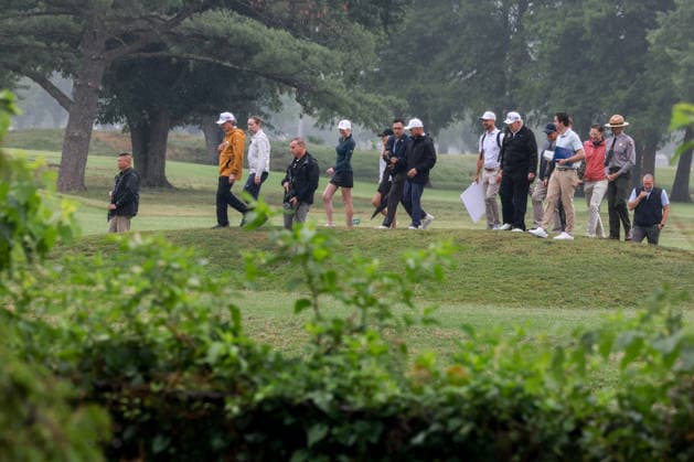 US President Donald Trump at East Potomac Golf Links - Washington DC Doug Burgum, US secretary of the interior, second left, and US President Donald Trump, center right, at East Potomac Golf Links in Washington, DC, US, on Sunday, June 28, 2026. President Trump has taken a number of steps to reshape the nation’s capital in his second term, including demolishing the White House East Wing to make way for a new ballroom, planning for the construction of a new triumphal arch, pledging to renovate the John F. Kennedy Center for the Performing Arts, and terminating a contract to run a trio of public golf courses in Washington. Photo by Tierney L. Cross Pool ABACAPRESS.COM  Copyright: xPool ABACAx